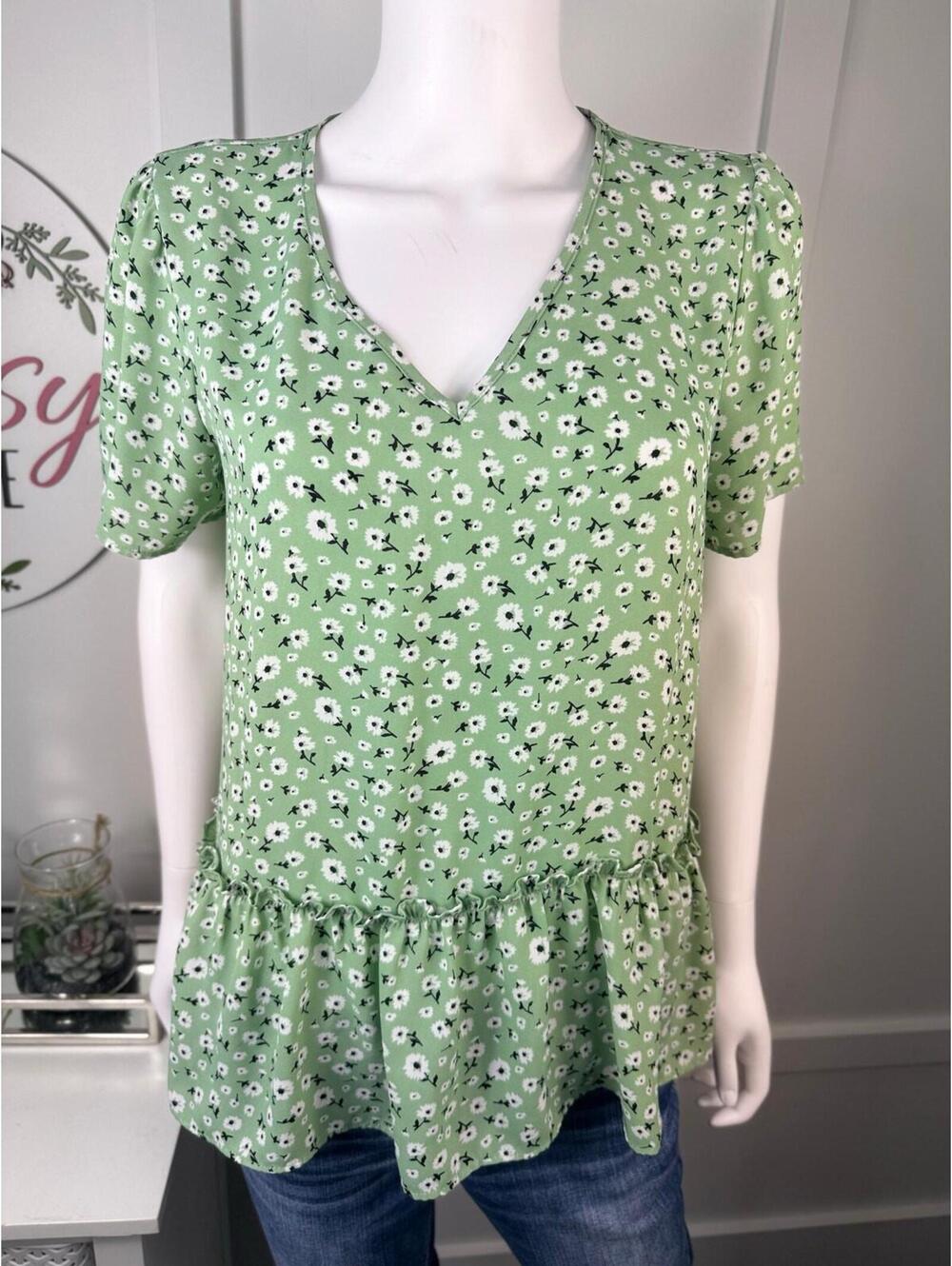 Beautiful Women’s Top Size M